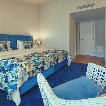 Victory Village 18e *